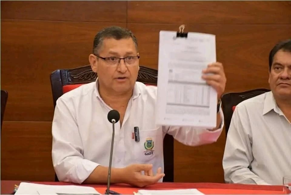 GOBERNADOR DE TARIJA PLANTEA BAJAR SU SUELDO Y EL DE ASAMBLEÍSTAS A LA MITAD