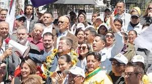 SAMUEL DORIA MEDINA INSCRIBE LA ALIANZA ’UNIDAD ’ ANTE EL TSE