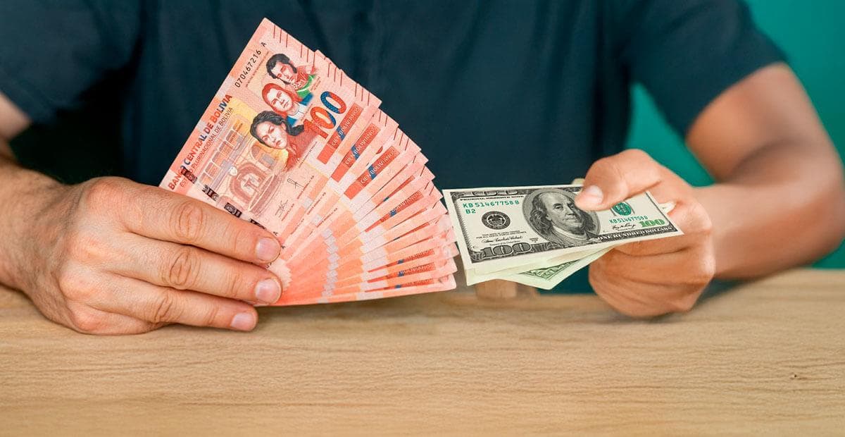 EL DÓLAR PARALELO SUPERÓ LA BARRERA DE LOS BS 15