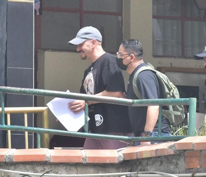 JUSTICIA DICTA ACCIÓN DE LIBERTAD EN FAVOR DE VALDA Y ORDENA LLEVARLO A SANTA CRUZ