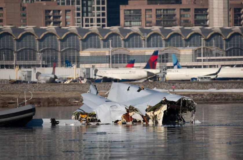 TRES PERSONAS MURIERON TRAS ESTRELLARSE UN AVIÓN EN NEBRASKA