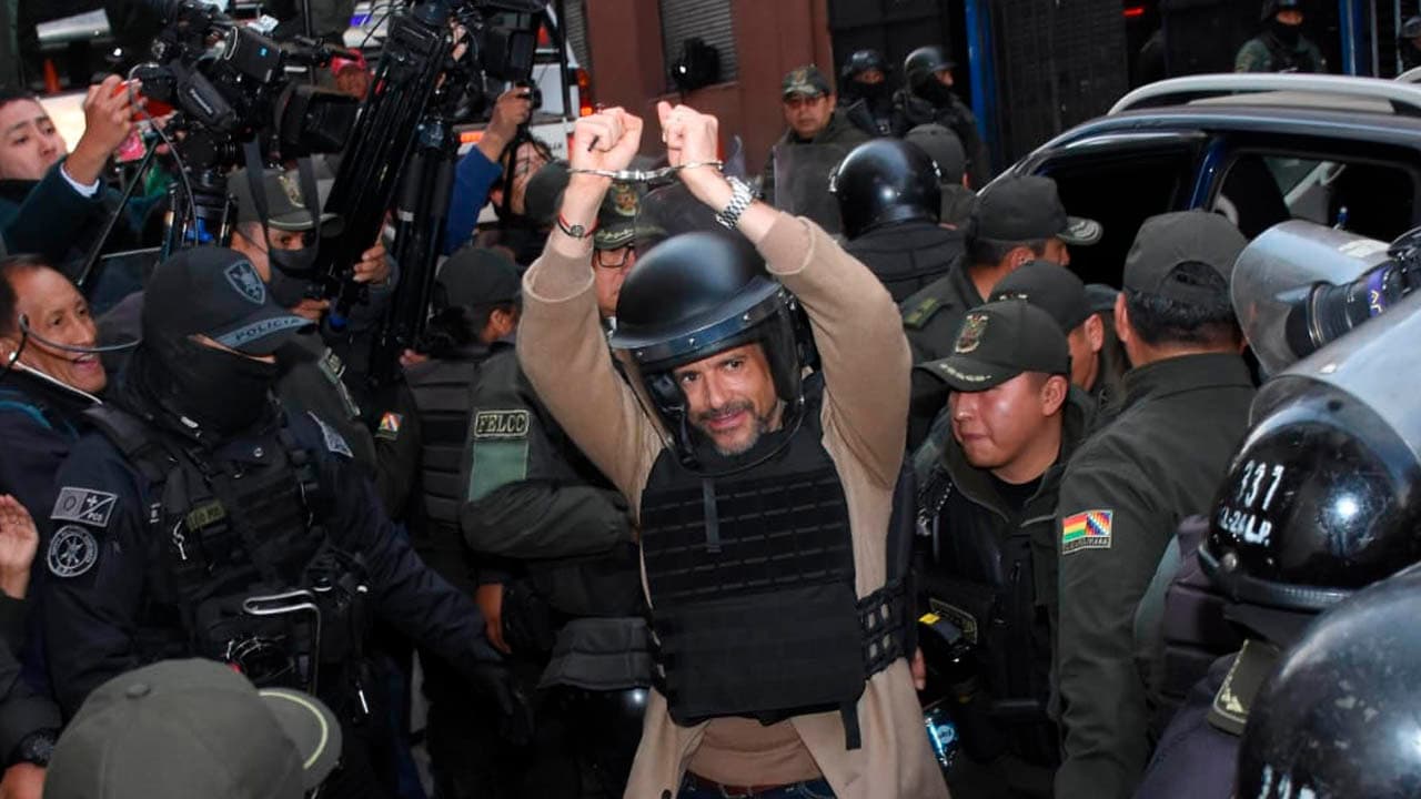 CAMACHO EXIGE QUE “PARE LA PERSECUCIÓN” TRAS LA APREHENSIÓN DEL ABOGADO VALDA