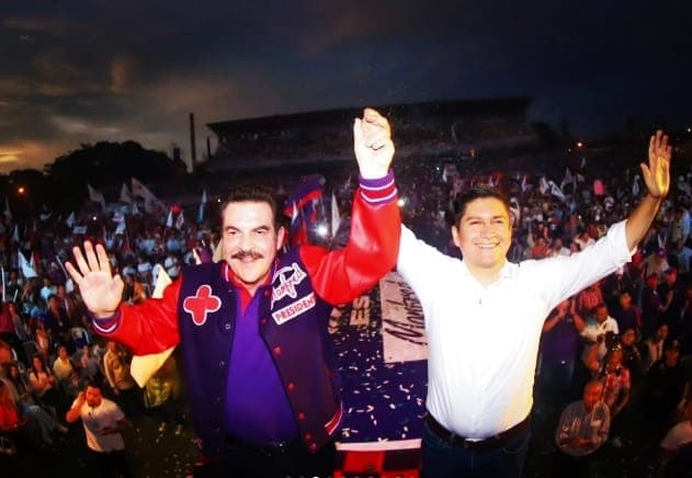 JUAN CARLOS MEDRANO ACOMPAÑARÁ A MANFRED REYES VILLA PARA VICE
