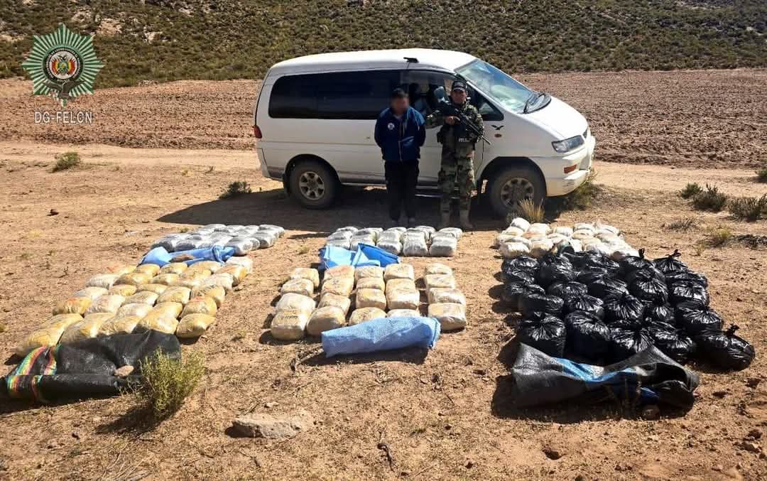 FELCC INTERVIENE FURGONETA TRANSPORTANDO MARIHUANA