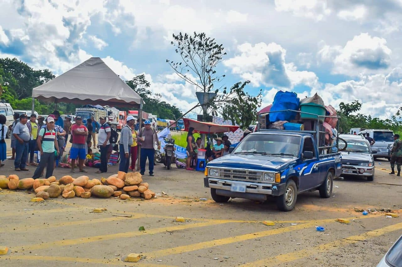 TRANSPORTISTAS DE YAPACANÍ ANUNCIAN BLOQUEO DE CARRETERA ESTE LUNES