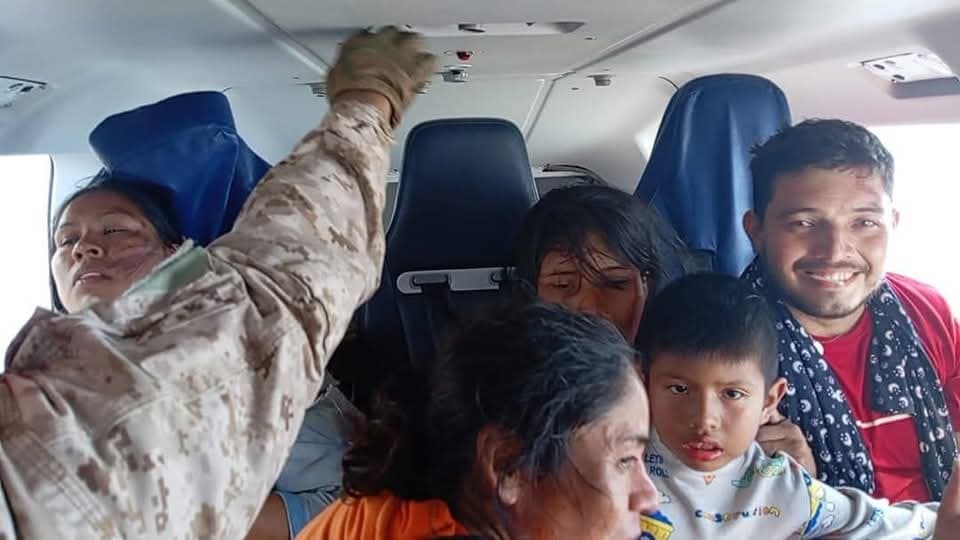 LOS CINCO SOBREVIVIENTES DE LA AVIONETA SINIESTRADA EN BENI SE REENCONTRARON CON SUS FAMILIAS
