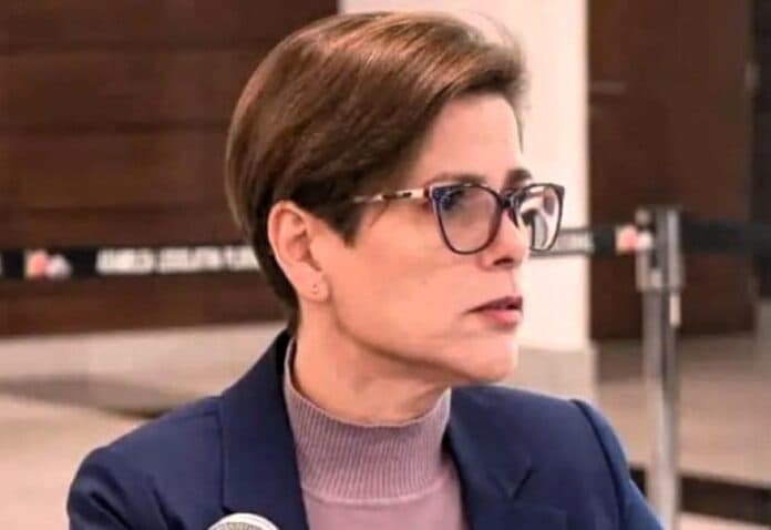 JUEZA MORENO ES TRASLADADA DE LA PAZ A SANTA CRUZ PARA CUMPLIR DETENCIÓN EN PALMASOLA