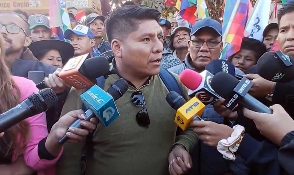 LOZA ANUNCIA QUE NO SE DARÁ LA UBICACIÓN DE EVO “POR SEGURIDAD”