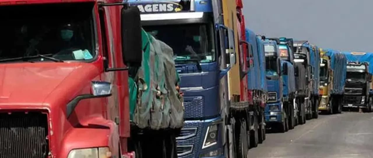 TRANSPORTE PESADO ADVIERTE CON PARO DESDE EL LUNES