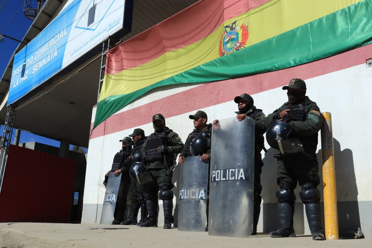 POLICÍA RESGUARDA PLATA DE SENKATA POR ANUNCIO DE PROTESTAS EN EL LUGAR