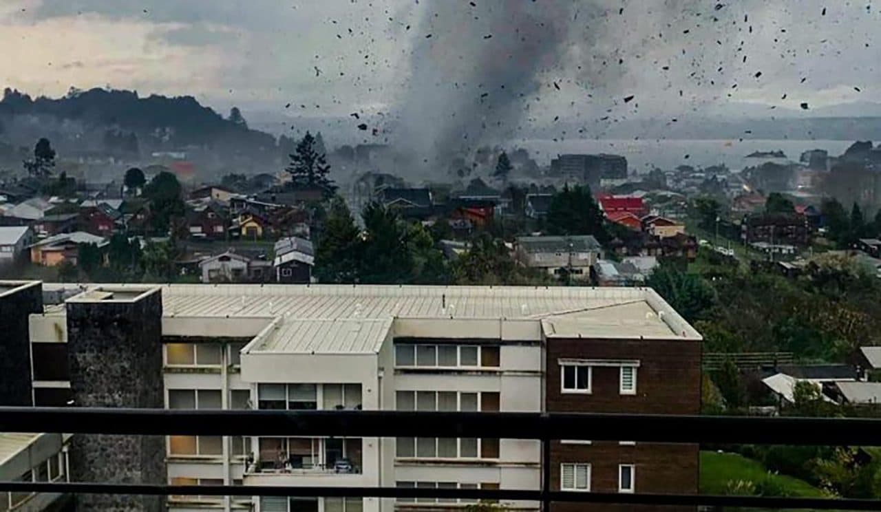 UN DEVASTADOR TORNADO SACUDIÓ EL SUR DE CHILE Y CAUSÓ ESTRAGOS EN PUERTO VARAS