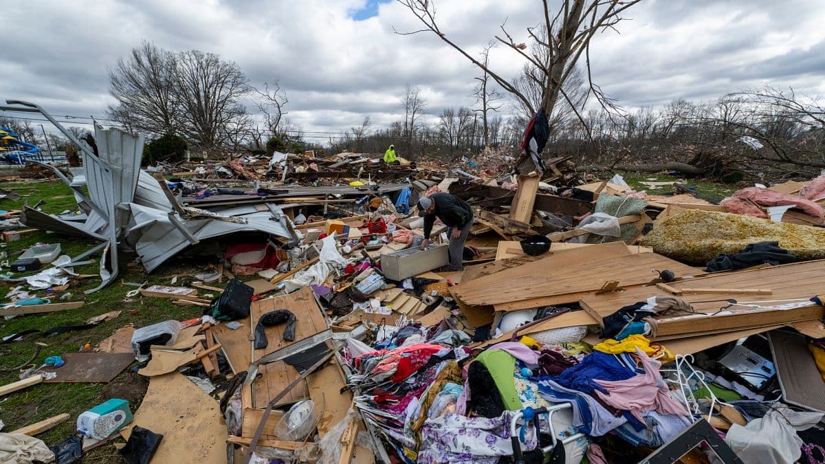 21 MUERTOS Y MÁS DE 100.000 PERSONAS SIN ELECTRICIDAD EN ESTADOS UNIDOS POR TORNADOS