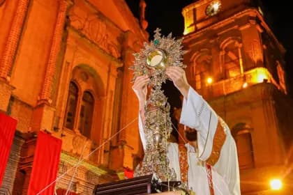 ATRIO DE LA CATEDRAL EN SANTA CRUZ CENTRO DE LA CELEBRACIÓN DE CORPUS CHRISTI