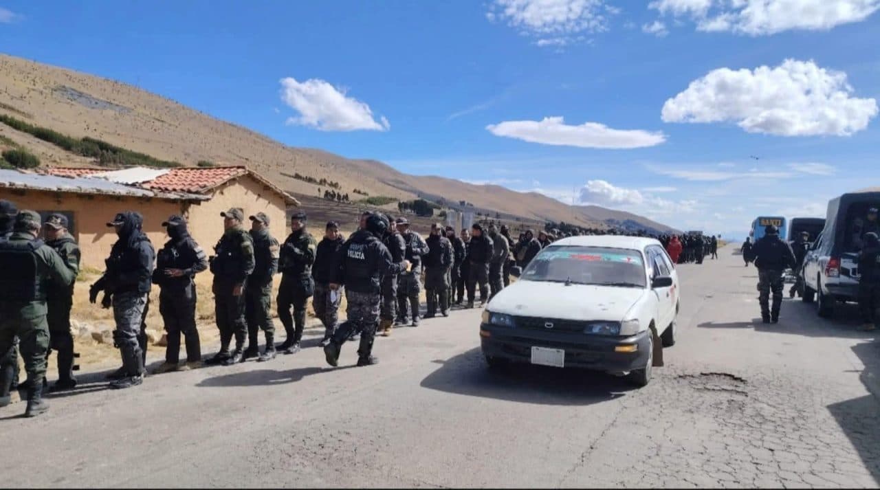 RESTABLECEN CONEXIÓN VIAL ENTRE COCHABAMBA Y EL RESTO DEL PAÍS TRAS BLOQUEOS