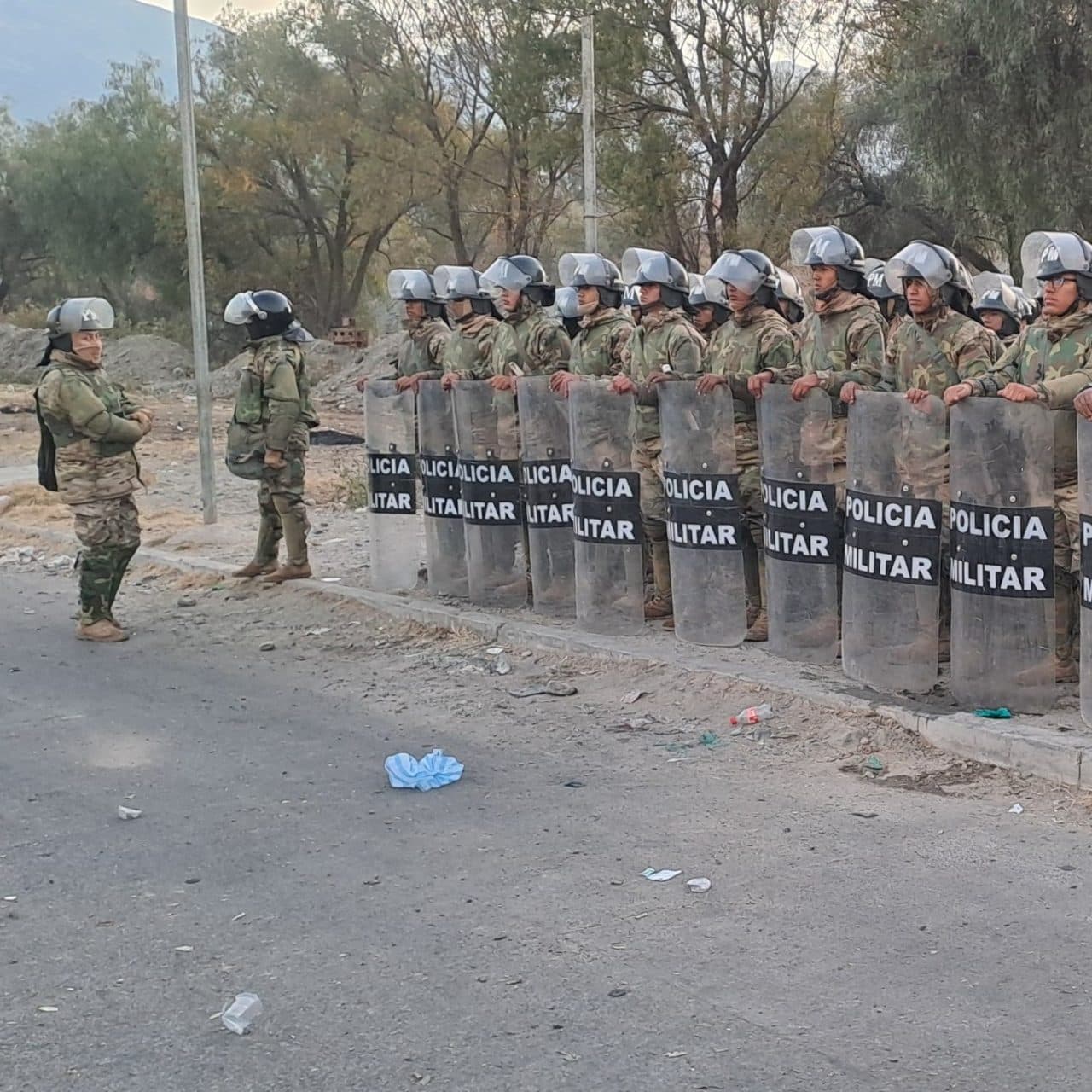 CONTINÚA EL RESGUARDO POLICIAL EN EL RÍO KHORA DE COCHABAMBA