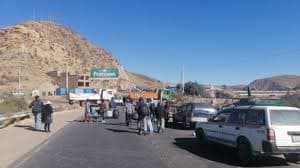 BLOQUEO DE CAMINOS EN POTOSÍ EN PROTESTA POR ALZA DE PRECIOS Y ESCASEZ DE COMBUSTIBLE
