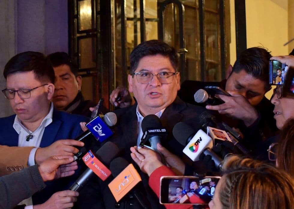 EL GOBIERNO NECESITA $US 2.600 MILLONES PARA IMPORTAR COMBUSTIBLE Y PAGO DE DEUDA