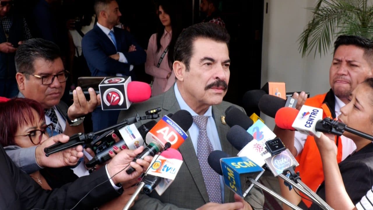REYES VILLA CONVOCA A CANDIDATOS PARA ‘ANALIZAR Y RESPONDER CON FIRMEZA’ A LOS BLOQUEOS