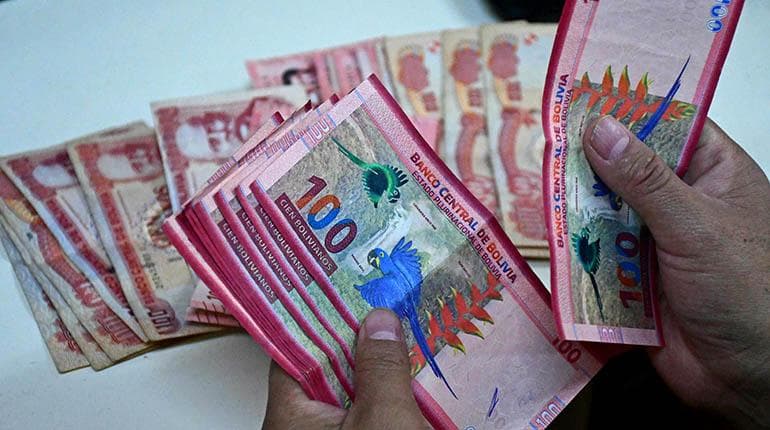 APREHENDEN A UN HOMBRE CON BS 35.000 EN PAROTANI