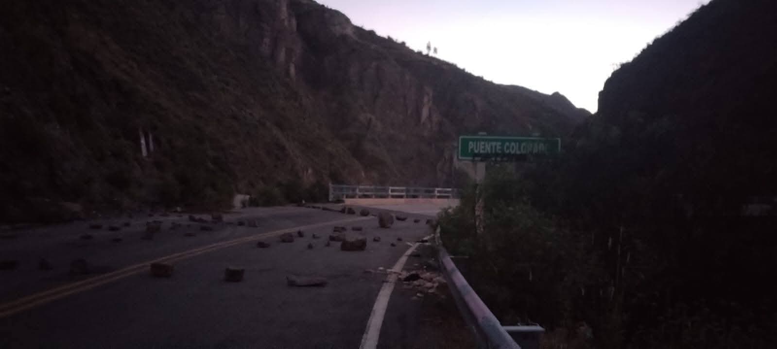 NUEVO PUNTO DE BLOQUEO EN CARRETERA SUCRE – POTOSÍ