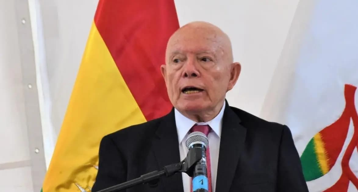 OSCAR HASSENTEUFEL RENUNCIA IRREVOCABLE A LA VICEPRESIDENCIA DEL TSE