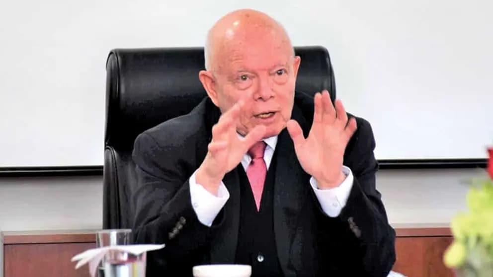 ÓSCAR HASSENTEUFEL AMPLÍA SU BAJA MÉDICA POR TRES DÍAS MÁS EN EL TSE