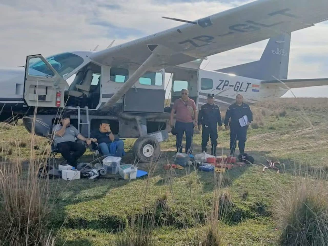 SECUESTRAN AVIONETA EN PARAGUAY PARA TRAERLA A BOLIVIA Y SE QUEDAN SIN COMBUSTIBLE