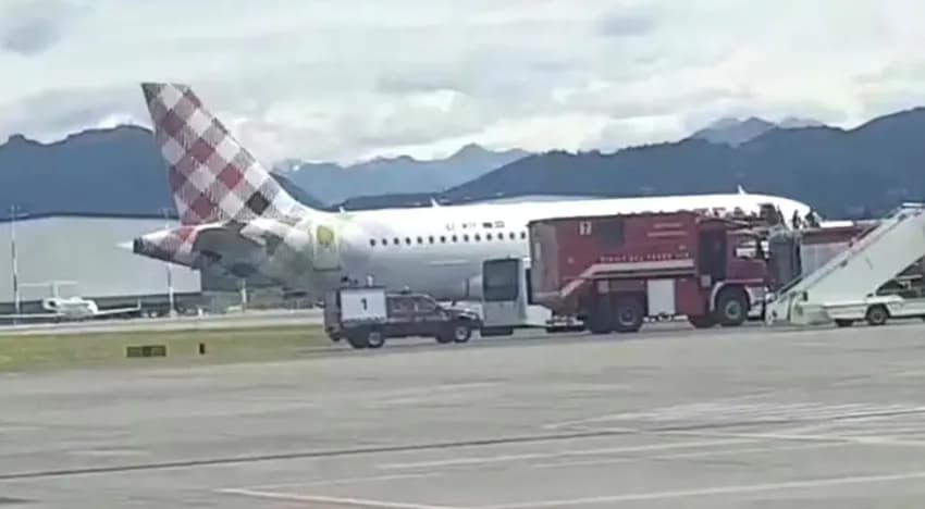 HOMBRE MURIÓ AL SER ABSORBIDO POR EL MOTOR DE UN AVIÓN QUE SE PREPARABA PARA DESPEGAR