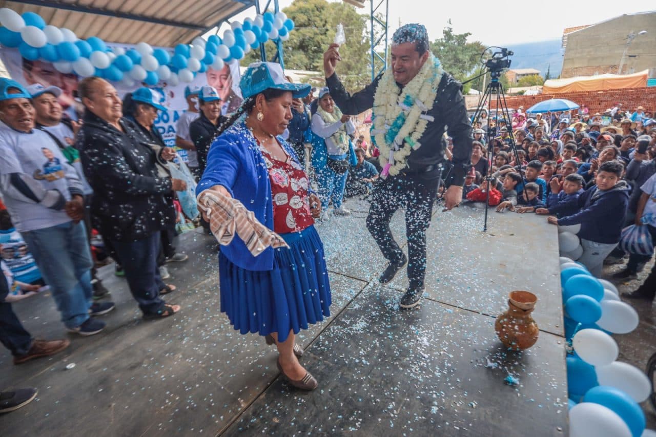 JHONNY FERNÁNDEZ LLEGÓ AL TRÓPICO DE COCHABAMBA PARA HACER CAMPAÑA POLÍTICA