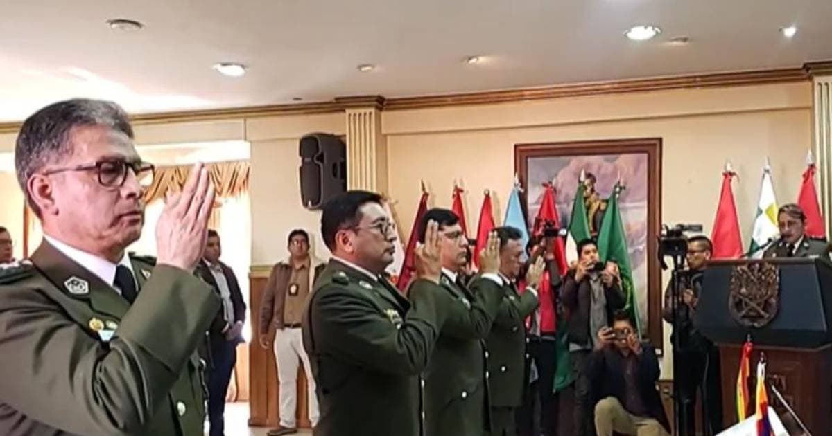 CAMBIAN A DIRECTOR DE LA FELCN Y A TRES COMANDANTES POLICIALES