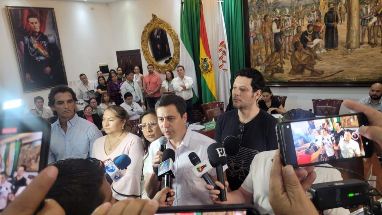 SUSPENDE SESIÓN DEL CONCEJO MUNICIPAL DE SANTA CRUZ