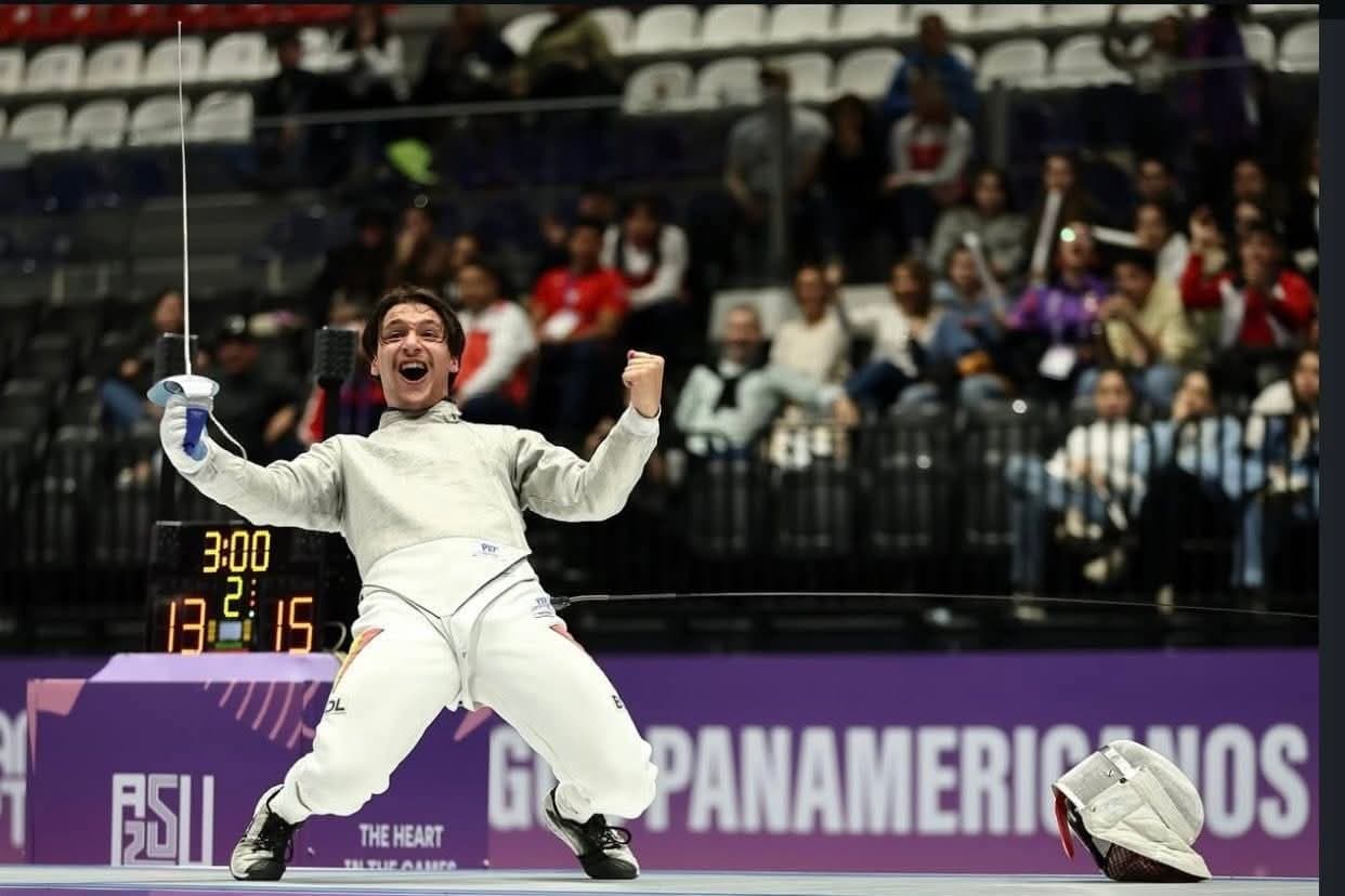 ¡HISTÓRICO! ESTEBAN MAYER CONSIGUIÓ LA PRIMERA MEDALLA DE ORO EN ESGRIMA PARA BOLIVIA