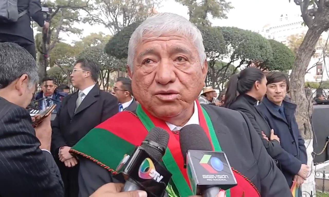 EL ALCALDE PACEÑO, IVÁN ARIAS, Envía MENSAJE POR EL BICENTENARIO