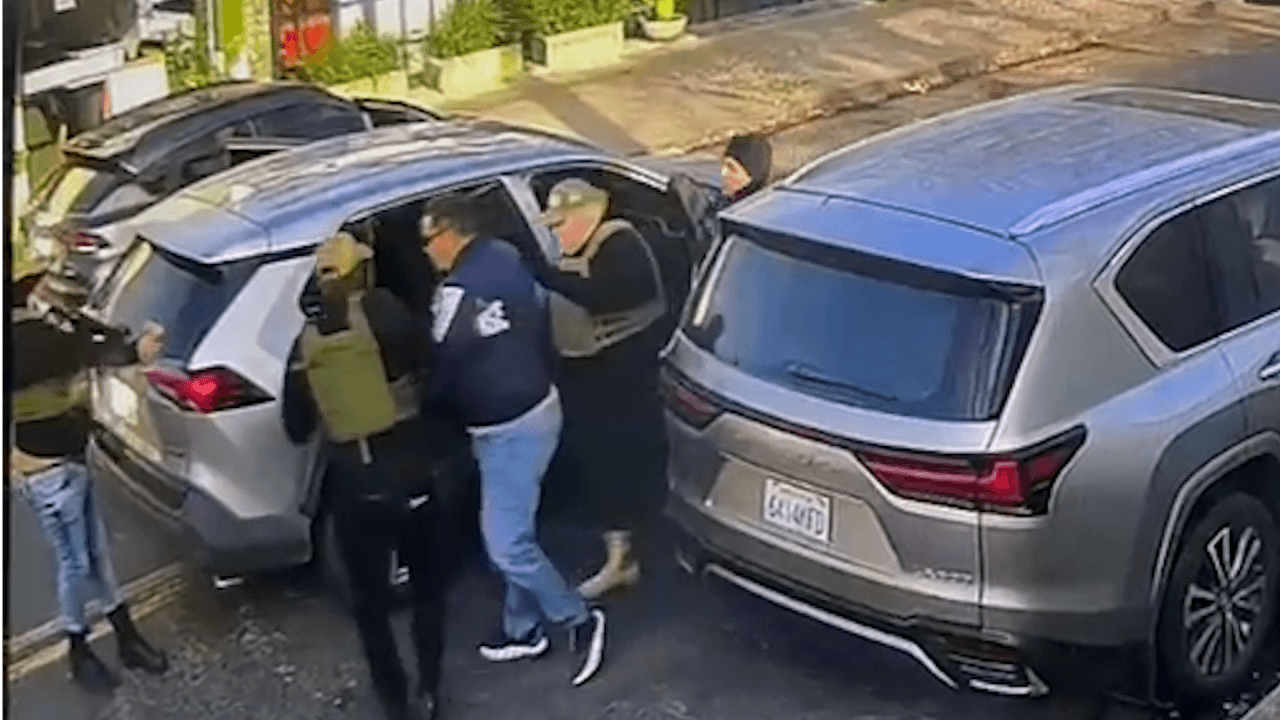 FALSOS AGENTES SECUESTRAN A HOMBRE EN SANTA CRUZ