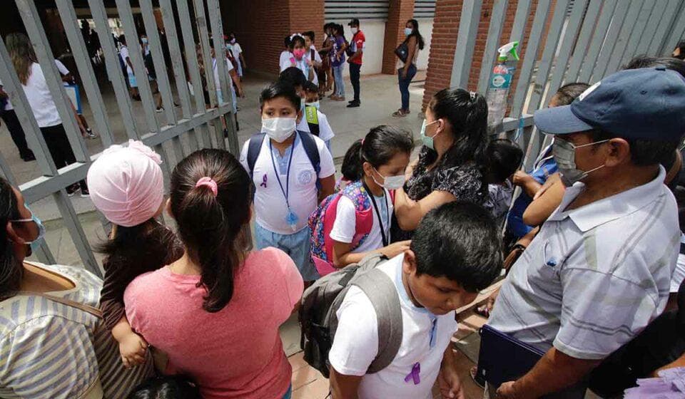 PRESENCIALIDAD EDUCATIVA PARCIAL: SANTA CRUZ Y WARNES AÚN NO RETORNAN A LAS AULAS