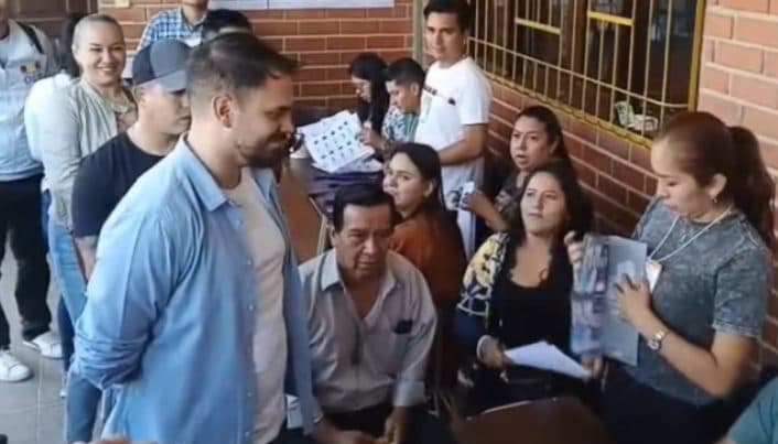 DEL CASTILLO VOTA ENTRE TENSIONES Y RECLAMOS POR LA CRISIS DE COMBUSTIBLES