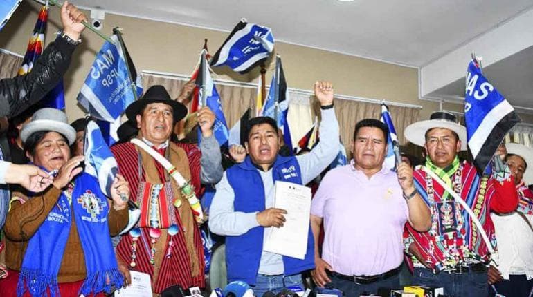 EL MAS ANUNCIA PROCESOS CONTRA “TRÁNSFUGAS Y TRAIDORES” Y CUESTIONA AL PRESIDENTE DEL TSJ