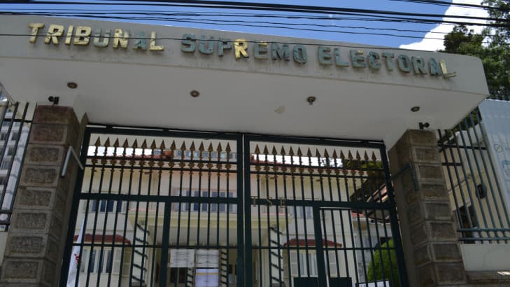 TSE RECHAZA PROYECTO QUE BUSCA SUSPENDER FUNCIONES DE LOS VOCALES