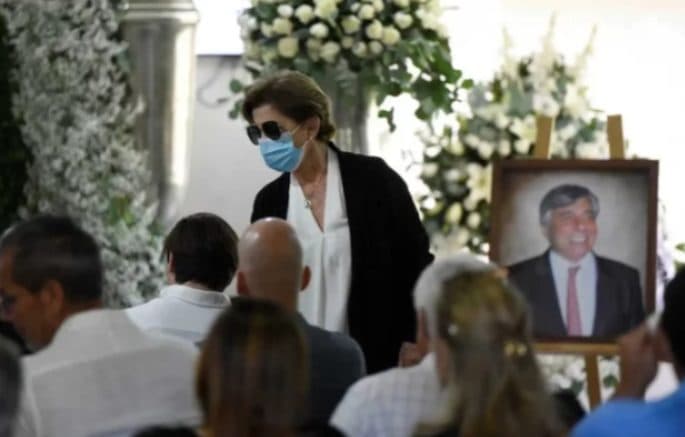 CEREMONIA EN LA CATEDRAL Y HOMENAJES PÚBLICOS MARCAN EL ADIÓS A PERCY FERNÁNDEZ
