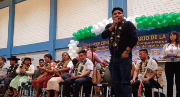 LOZA RECHAZA PRÓRROGA DE ARCE Y ANUNCIA REGRESO DE EVO