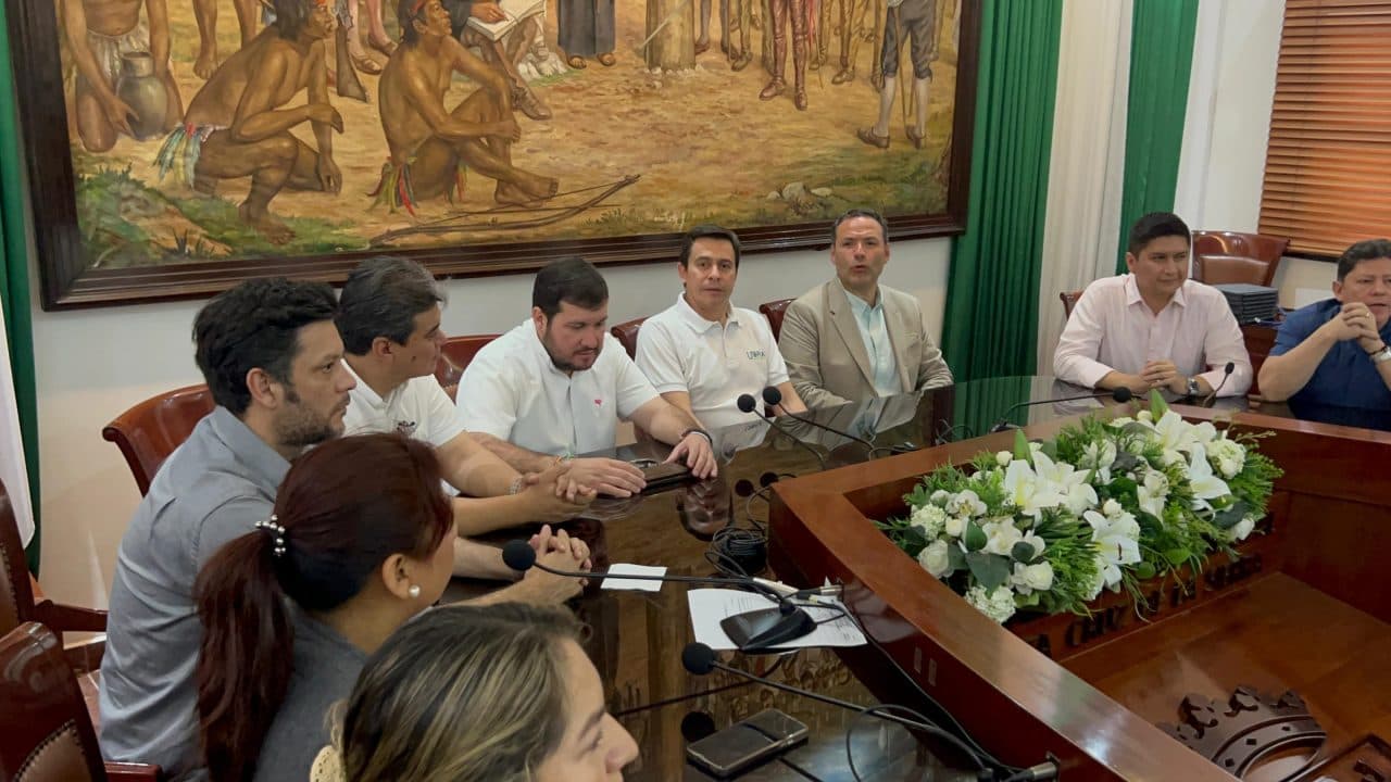 COMITÉ CÍVICO EXPRESA PREOCUPACIÓN POR CONFLICTOS EN EL CONCEJO MUNICIPAL DE SANTA CRUZ
