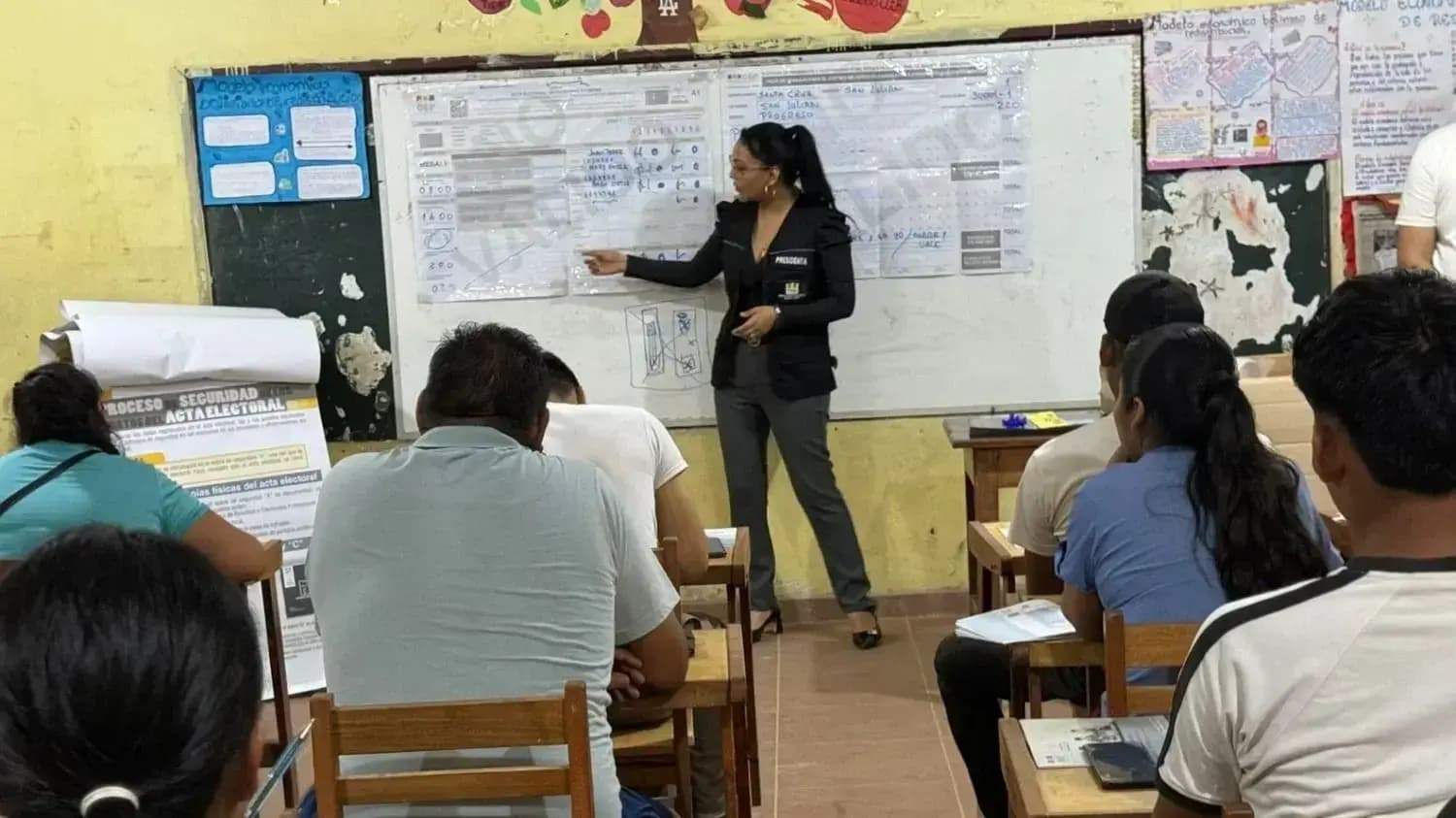 TED SANTA CRUZ AVANZA CON LA CAPACITACIÓN DE JURADOS PARA LA SEGUNDA VUELTA