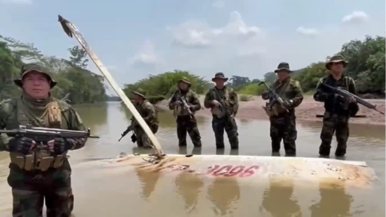 NARCOAVIONETA BOLIVIANA CAE EN EL RÍO PALCAZÚ DE PERÚ