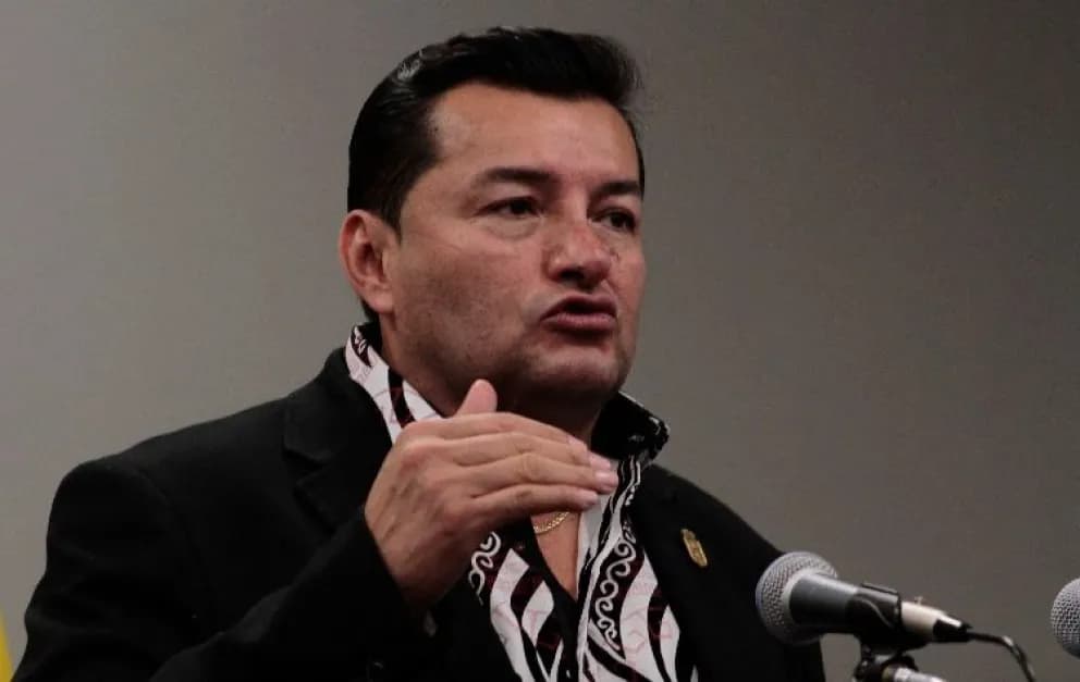 ALCALDE NO ACUDE A VOTAR EN SU MESA ELECTORAL EN SANTA CRUZ