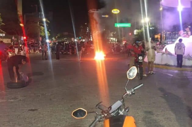 PROTESTAS Y TENSIÓN TRAS RESULTADOS PRELIMINARES DEL BALOTAJE EN BOLIVIA