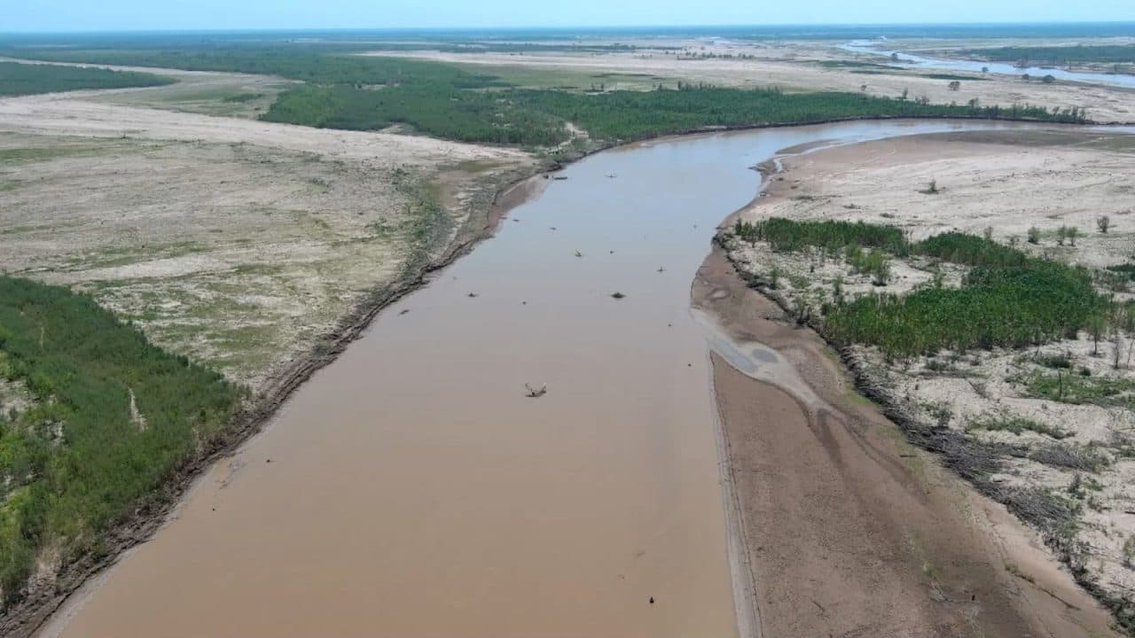 SEARPI REFUERZA MEDIDAS EN EL PUENTE ANTE AMENAZA POR DESVÍO DEL RÍO GRANDE
