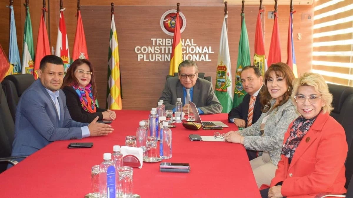 CUATRO EXMAGISTRADOS PRORROGADOS ENFRENTAN ÓRDENES DE APREHENSIÓN