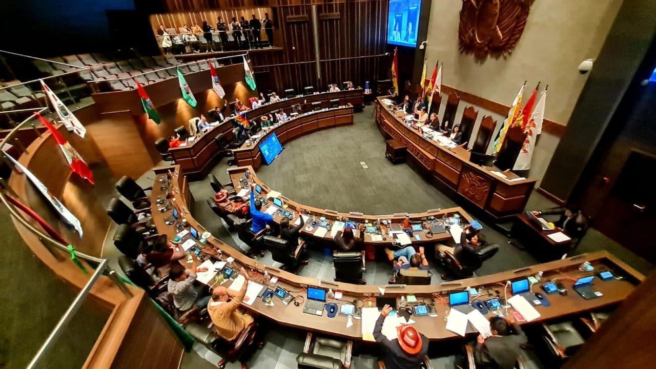 SENADO CONFORMARÁ COMISIONES ESTE JUEVES; DIPUTADOS AÚN BUSCA ACUERDOS