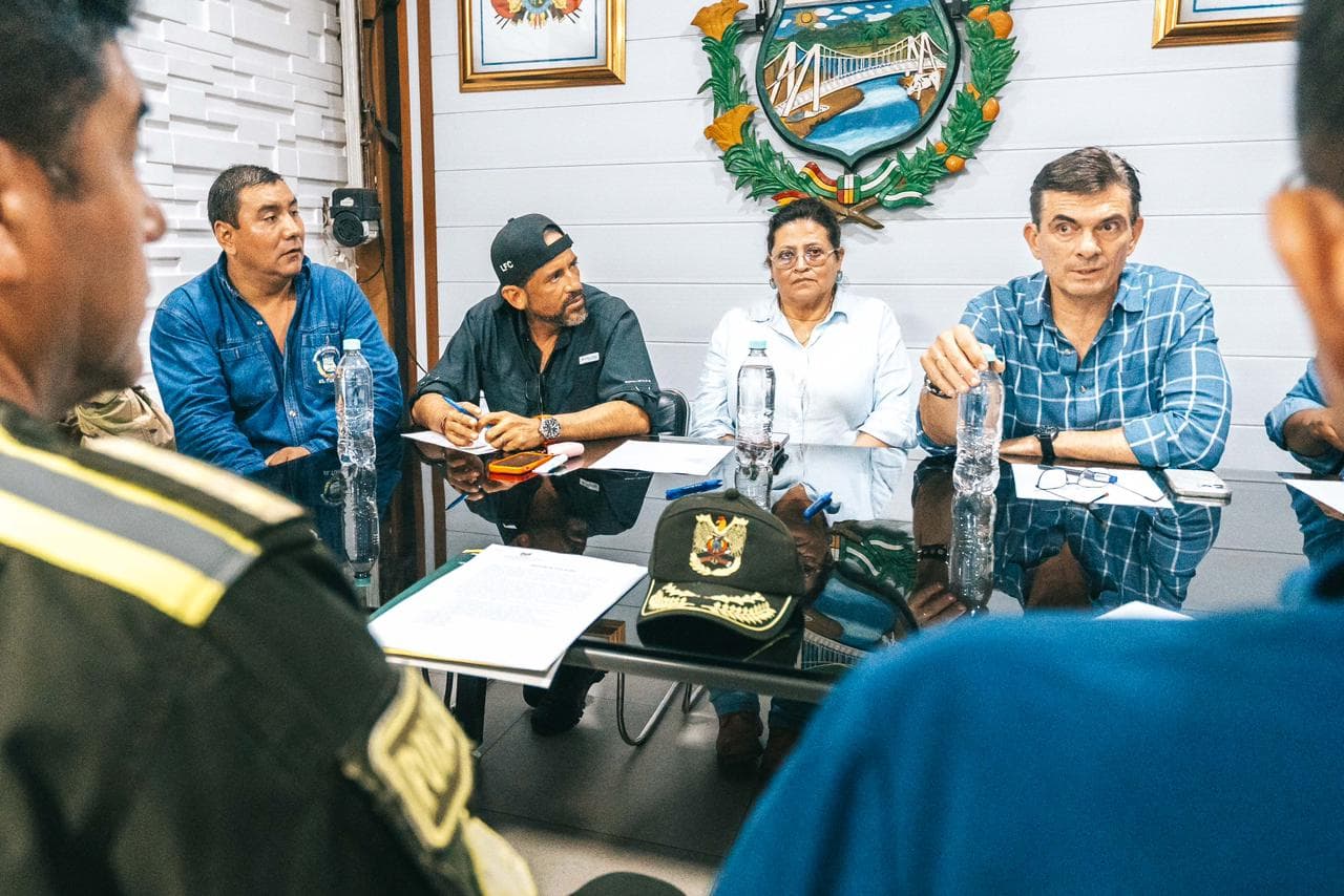 RODRIGO PAZ LLEGA A EL TORNO Y CONFIRMA 16 PERSONAS DESAPARECIDAS