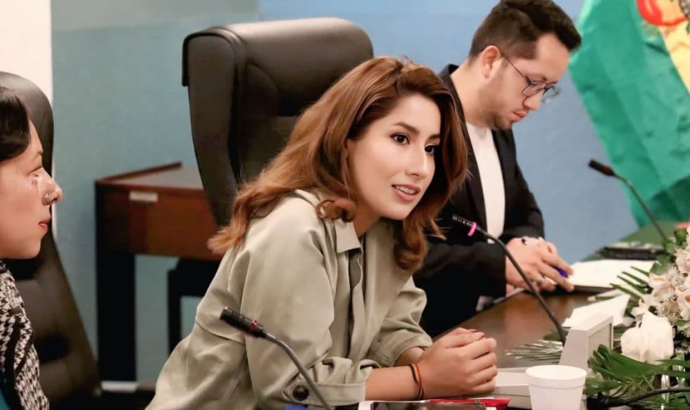 DIPUTADA ROCHA PIDE DISCULPAS PÚBLICAS TRAS POLÉMICA POR SU SALARIO